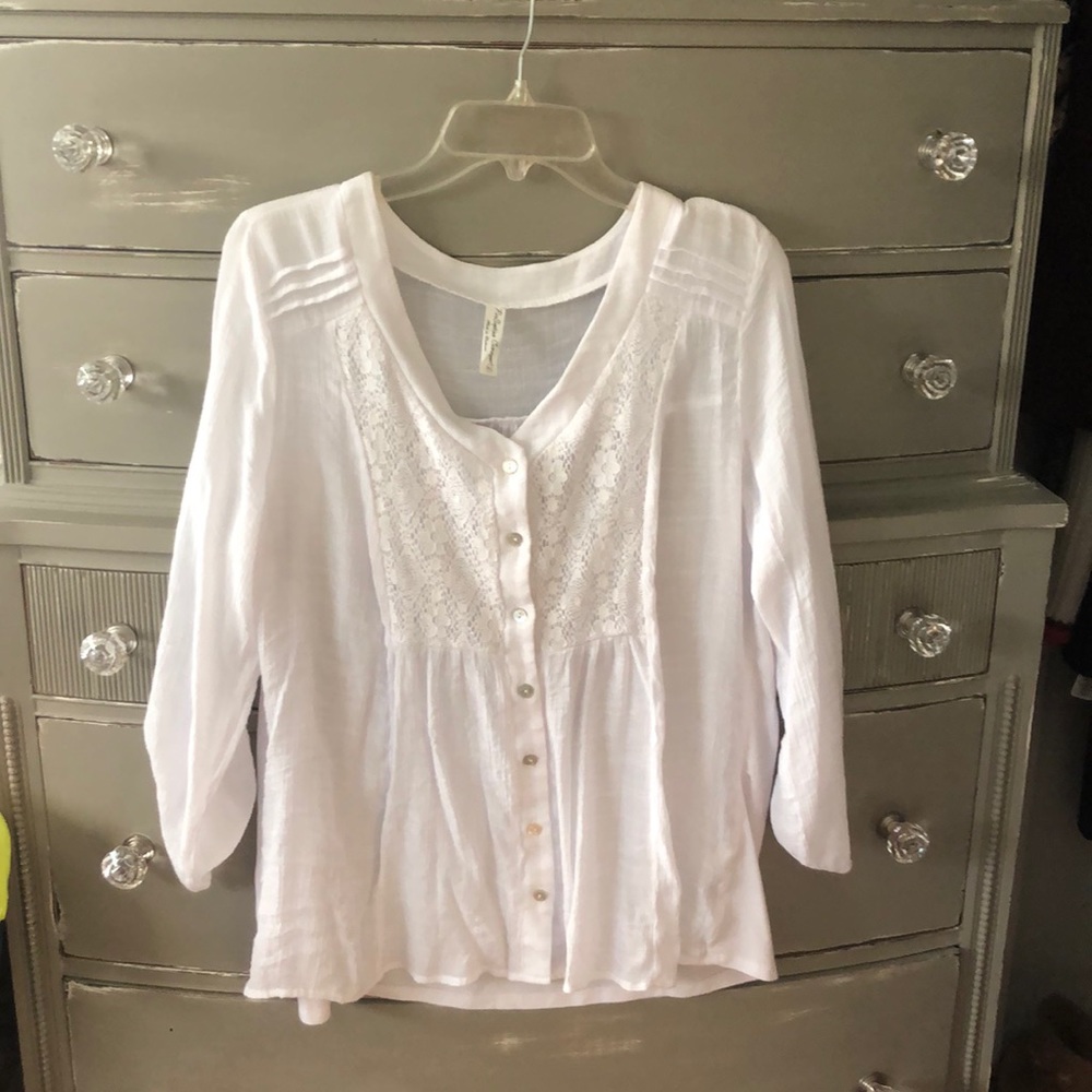 XL Flowy white blouse